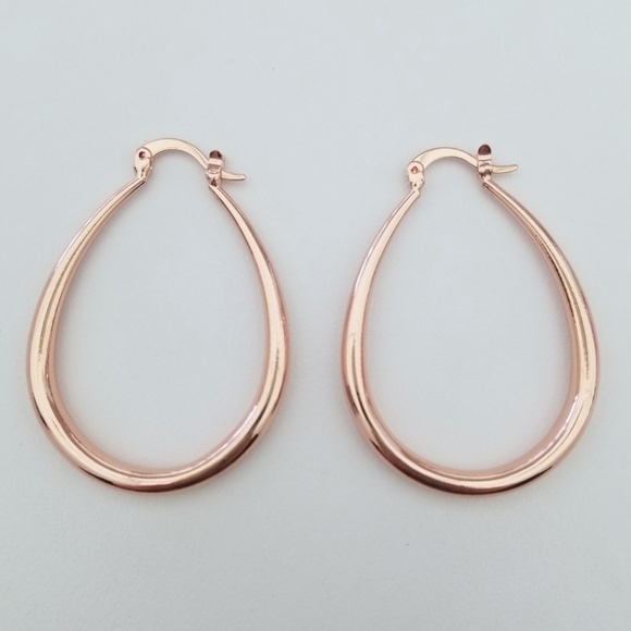 1.5" 18k Rose Gold Oval Hoops - Picture 2 of 5